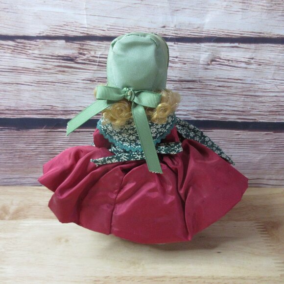 Madame Alexander 8" DENMARK #569 International Doll  1980 - Picture 4 of 7